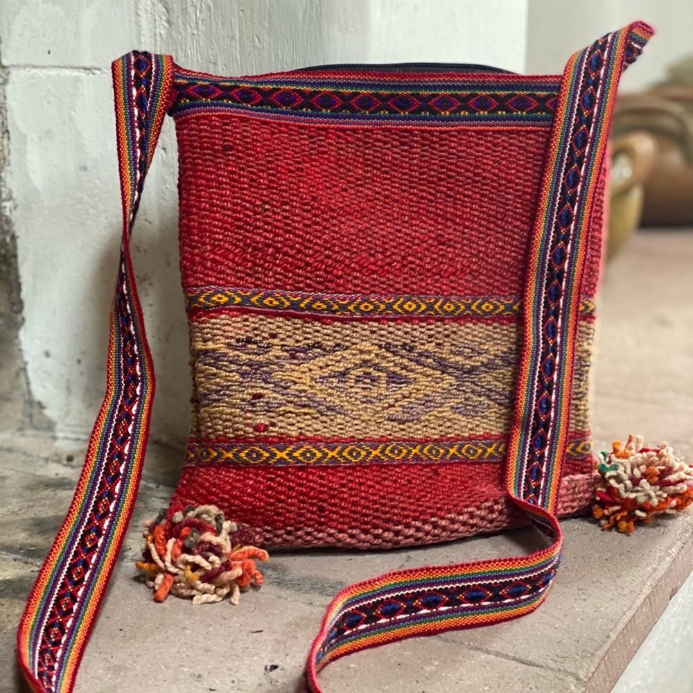 New beautiful 🌺handcrafted Peruvian crossbody bag